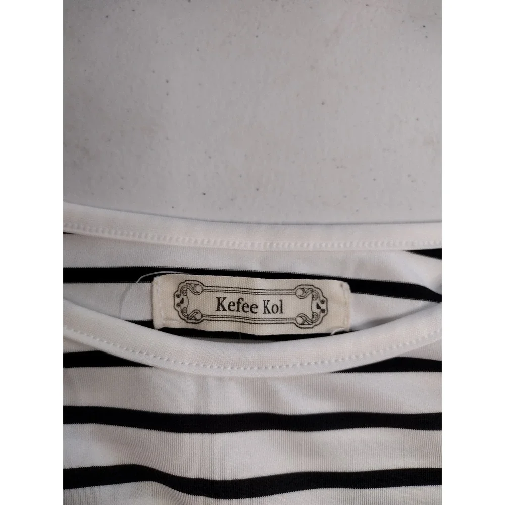 Kefee Kol Nursing Cover Breastfeeding Poncho Striped Black White with Pouch